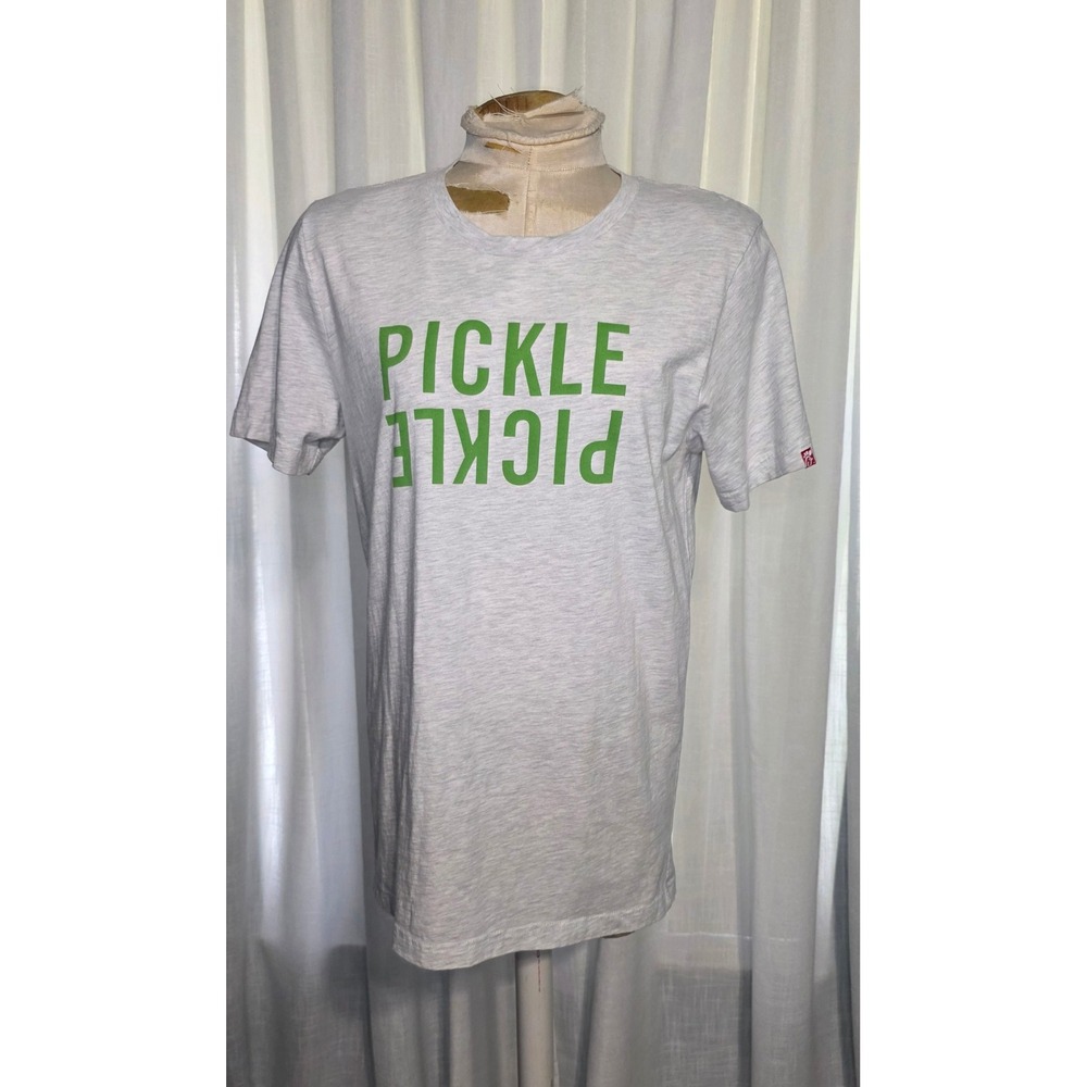 Chick-fil-A Pickle Graphic T-Shirt Gray Bella Canvas Mens Medium‎ Short Sleeve